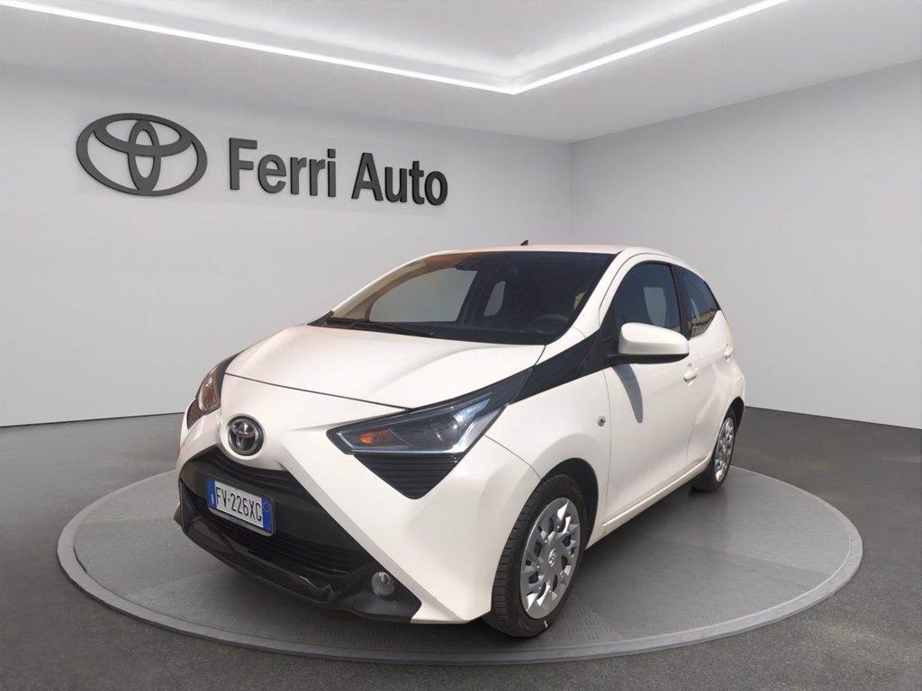 TOYOTA Aygo 5p 1.0 x-play 72cv del 2019