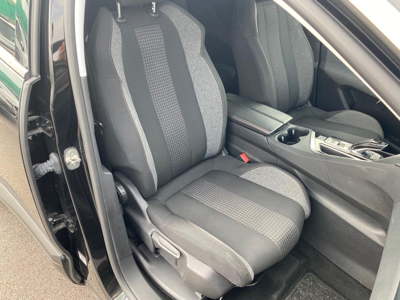 Peugeot 5008 1.5 130 CV EAT8 7 Posti Garantita