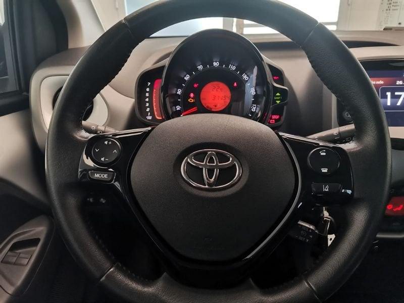 Toyota Aygo 2ª serie Connect 1.0 VVT-i 72 CV 5p. x-play