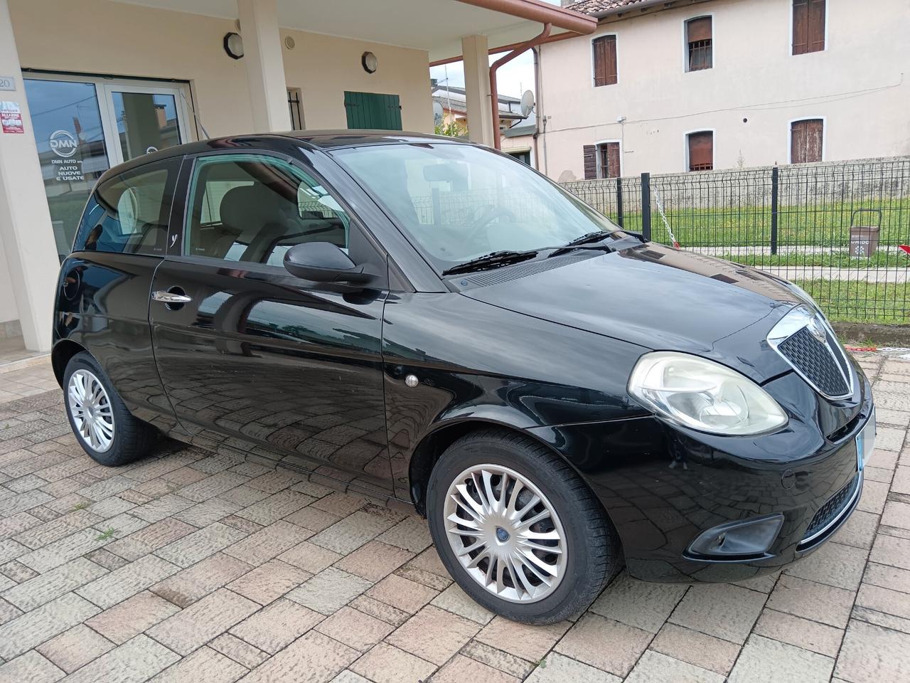 Lancia Ypsilon 1.2 Oro