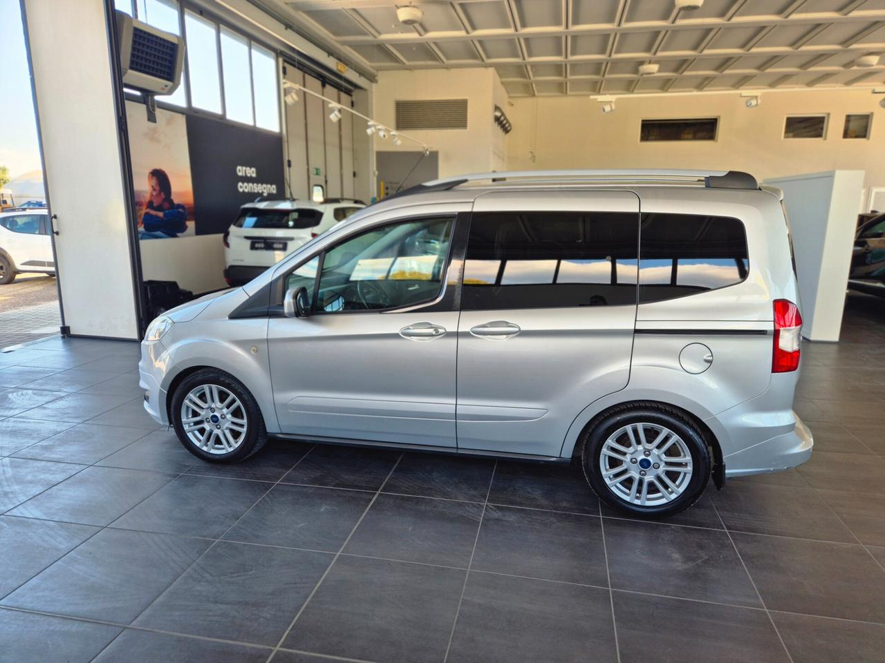 Ford Tourneo Courier 1.5 TDCI 95 CV Titanium