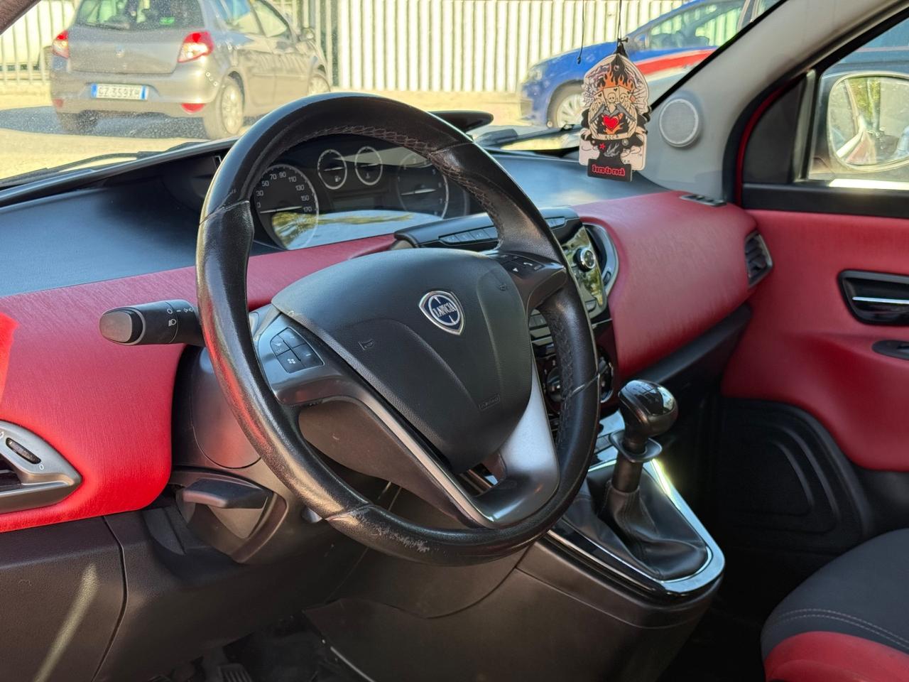 Lancia Ypsilon 1.2 69 CV 5 porte S&S Gold