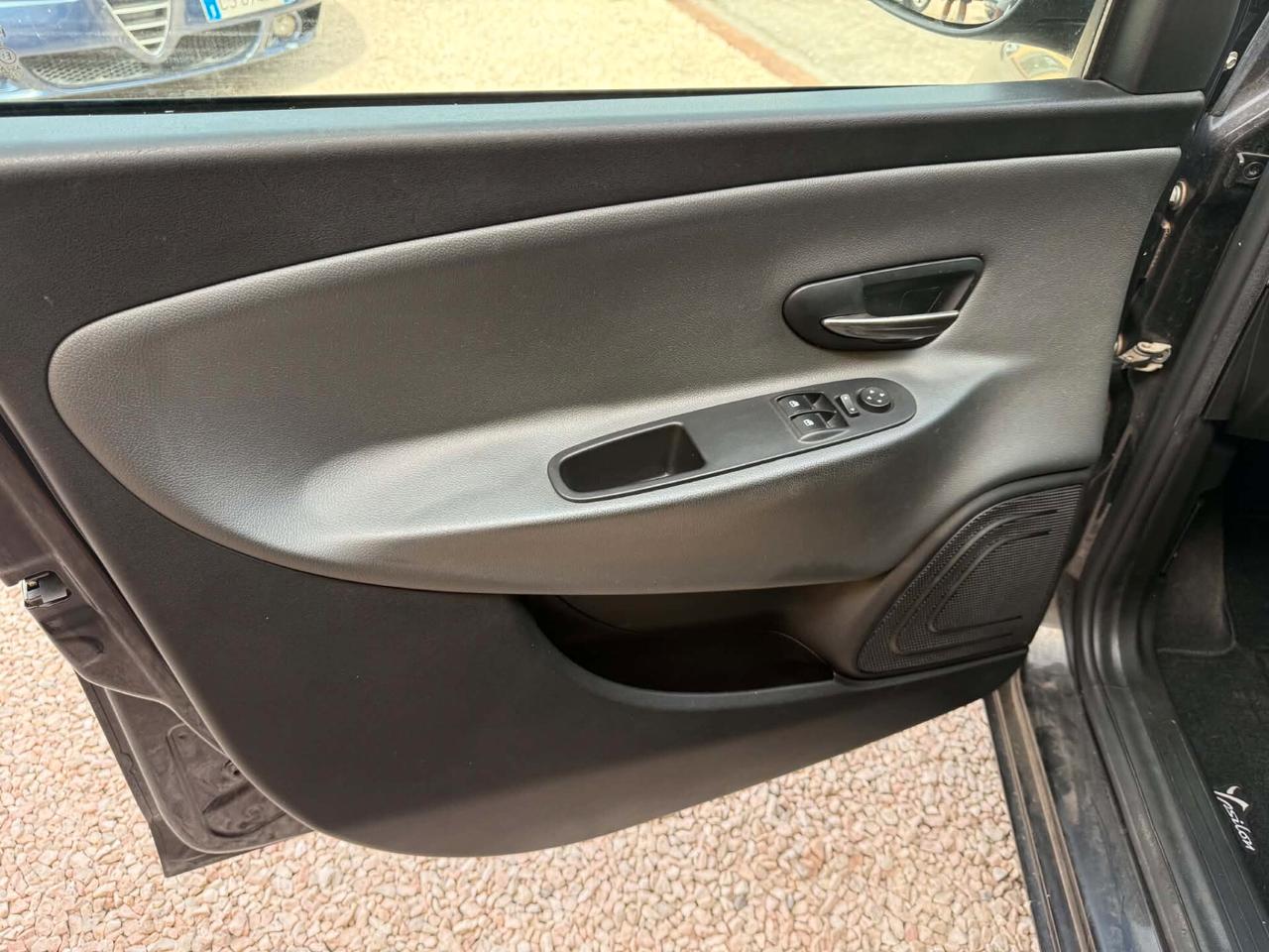 Lancia Ypsilon 1.2 69 CV 5 porte Platinum