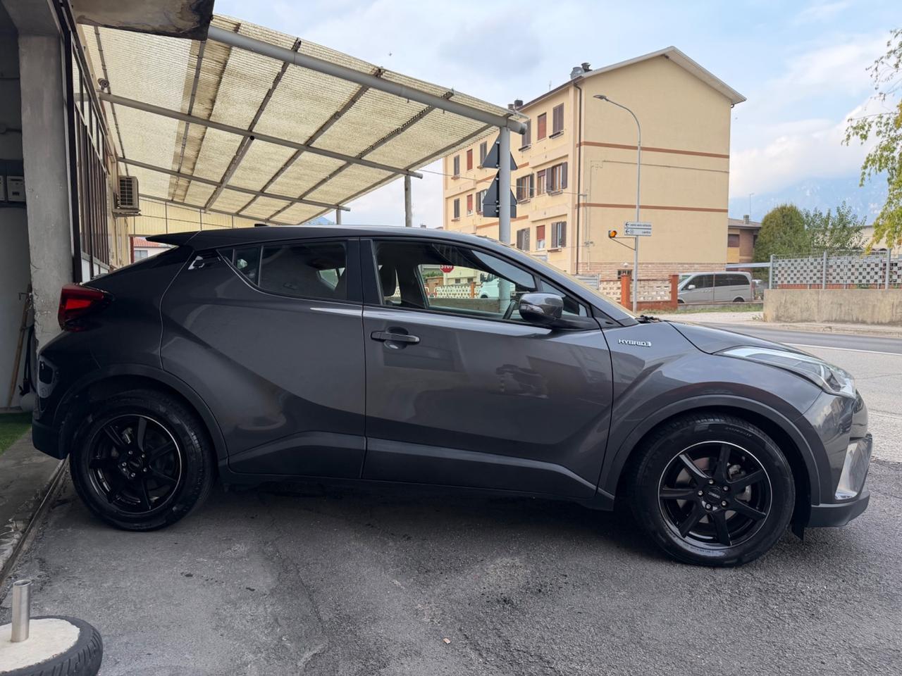 Toyota C-HR 1.8 Hybrid E-CVT Lounge