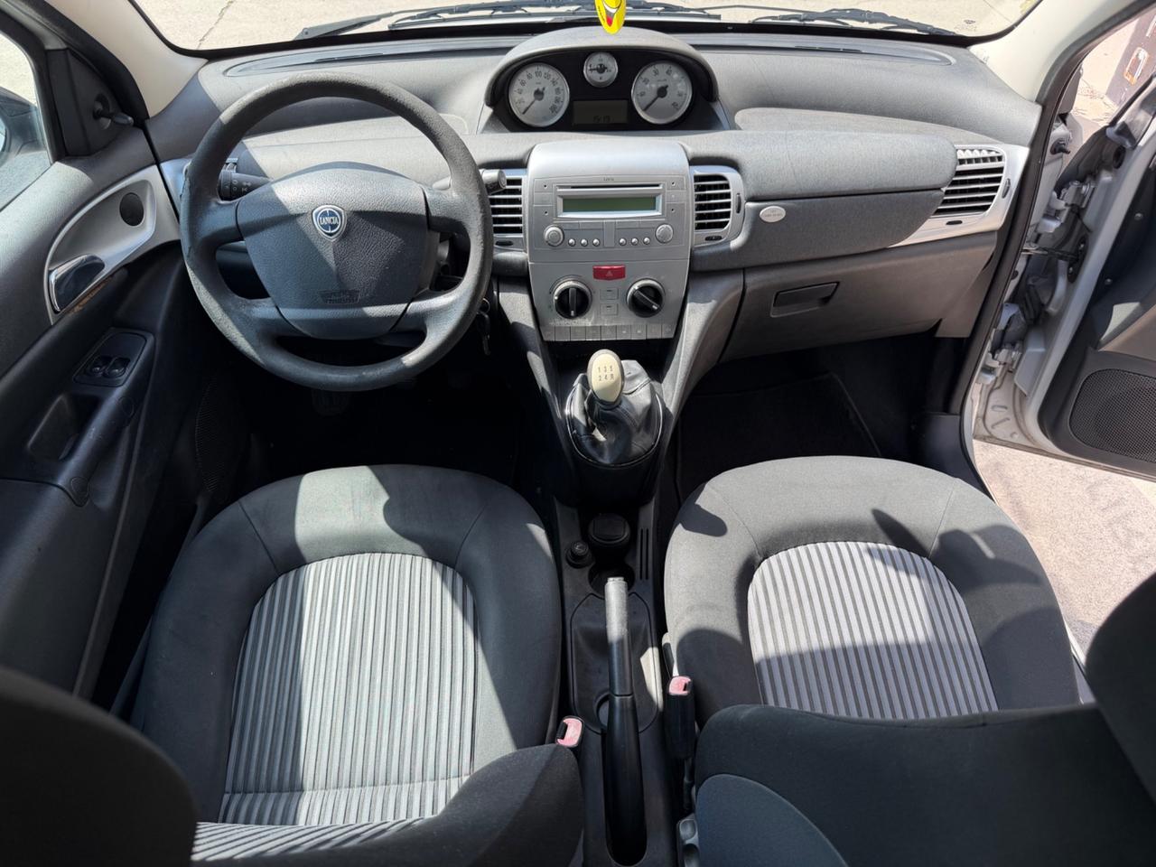 Lancia Ypsilon 1.2 B-colore- cinghia sostituita-neopatentati-Garanzia