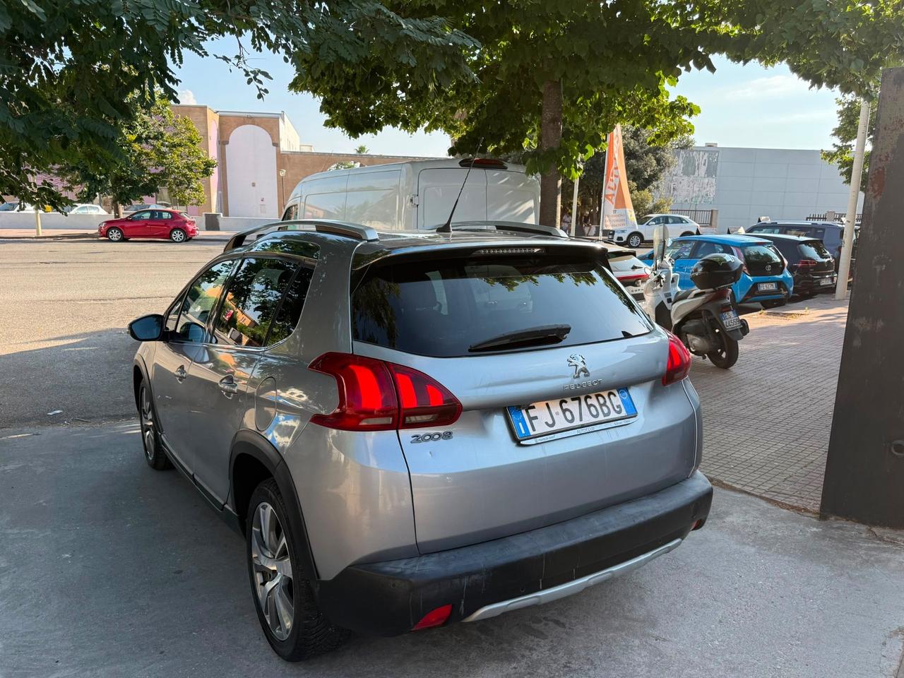 Peugeot 2008 BlueHDi 100 Allure