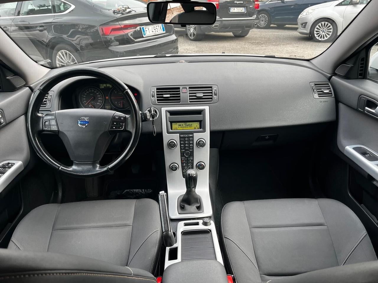 Volvo V60 D2 1.6 R-design - 2012