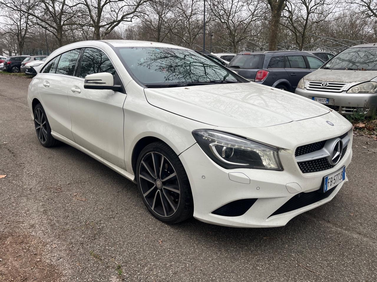 Mercedes-benz CLA 200 d Premium