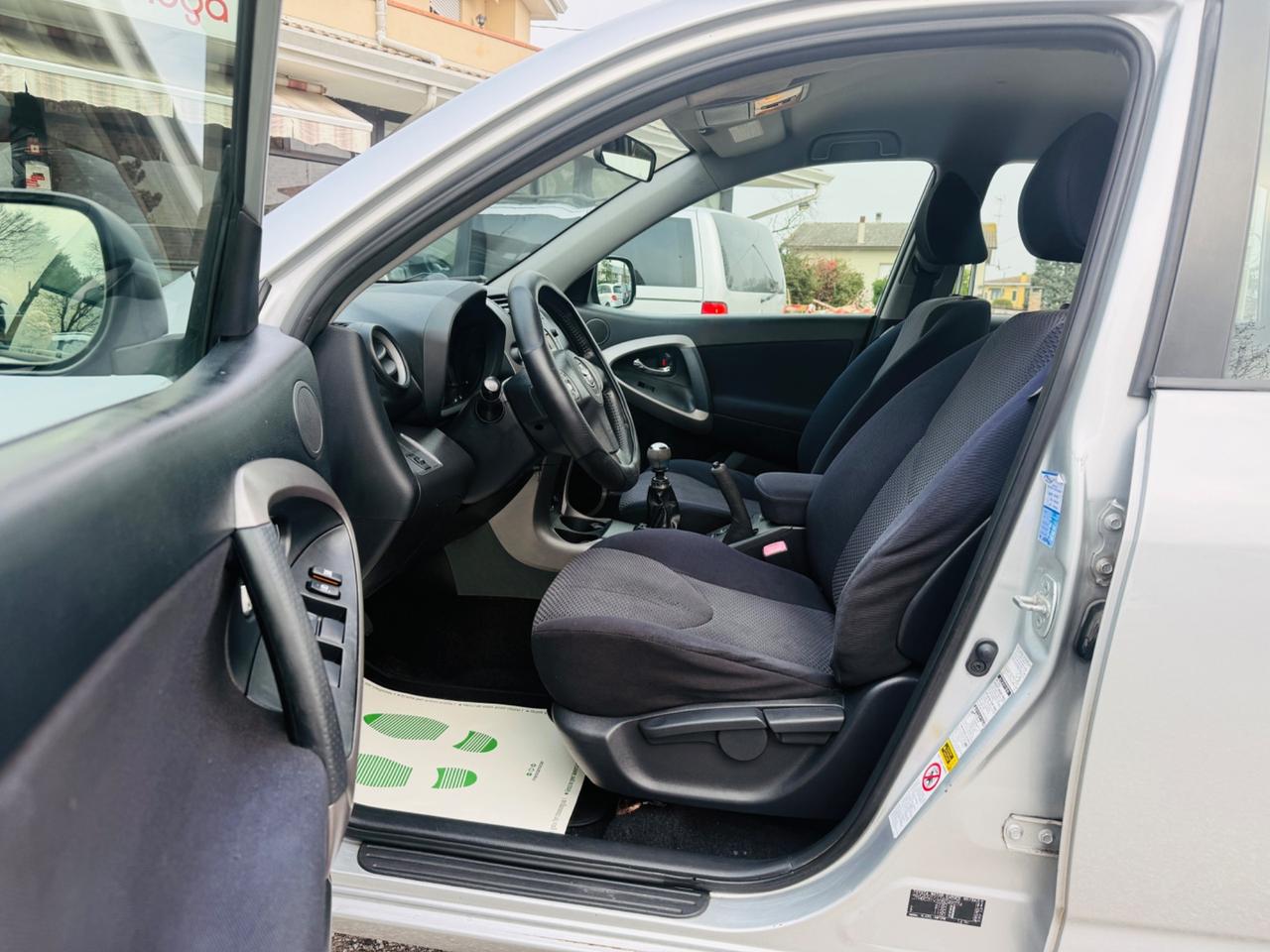 Toyota RAV 4 2.2 D-4D Gancio traino estraibile