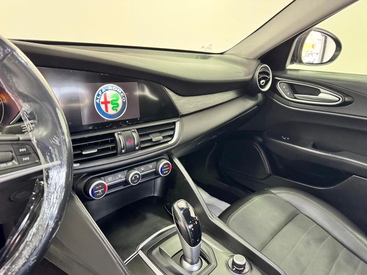 Alfa Romeo Giulia 2.2 Business Sport edition-180cv -AUTOM-GARANTITA-2018