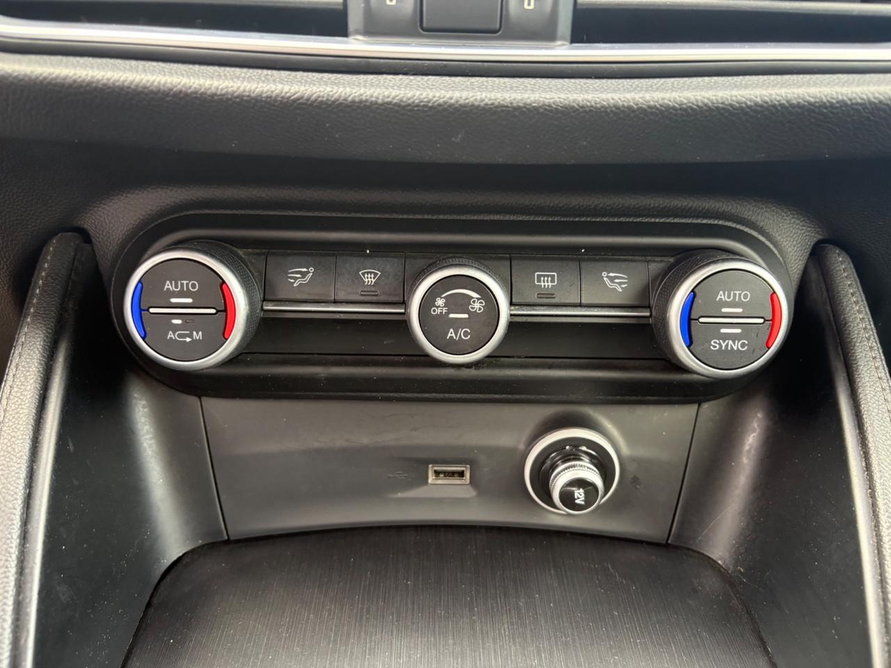Alfa Romeo Stelvio 2.2 Turbodiesel 180 CV AT8 RWD Business