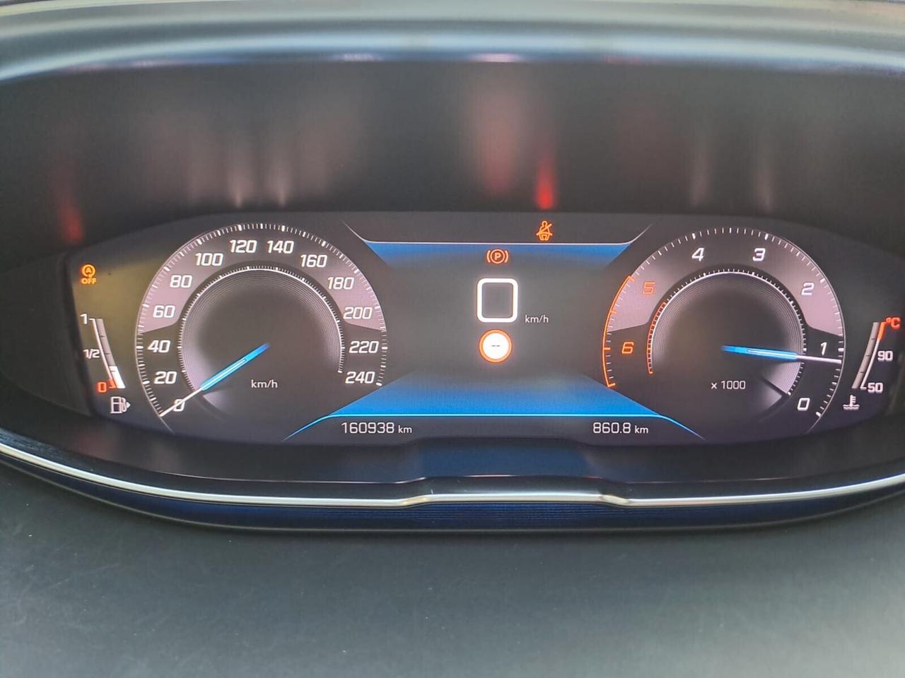Peugeot 3008 HDi 130 cv tagliandata