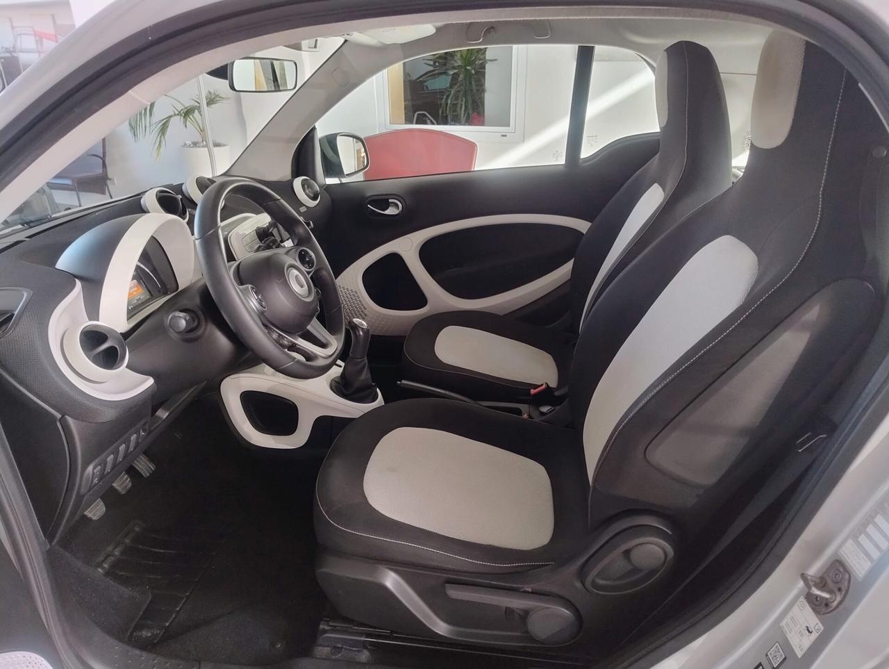 Smart ForTwo 1000 52 kW MHD coupé passion