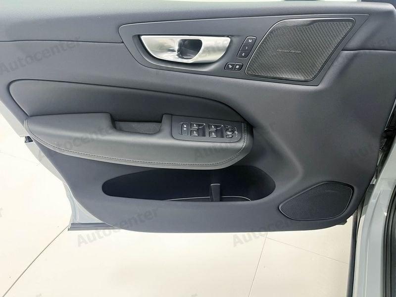 Volvo XC60 B4 (b) automatico Plus Dark