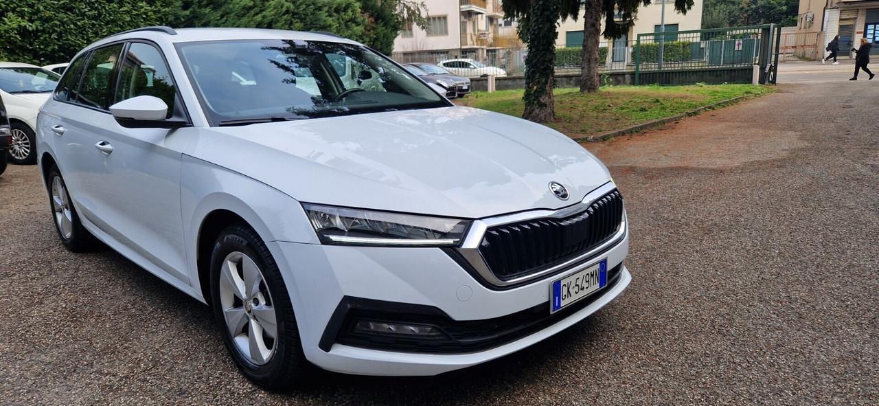 Skoda Octavia 2.0 TDI EVO SCR DSG Wagon Sportline