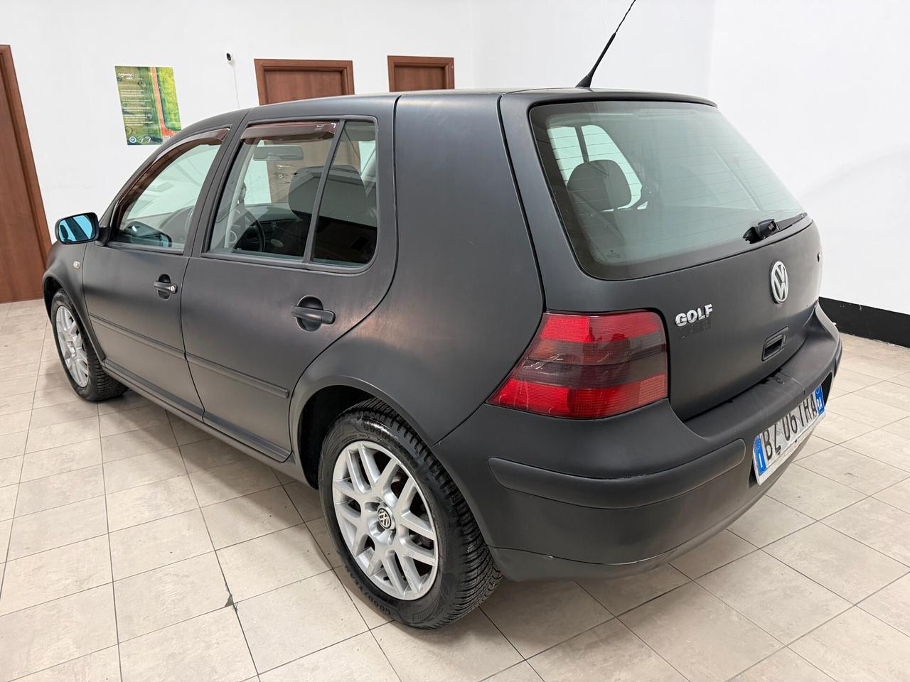 Volkswagen Golf 1.6 16V cat 5 porte Highline NEOPATENTATI