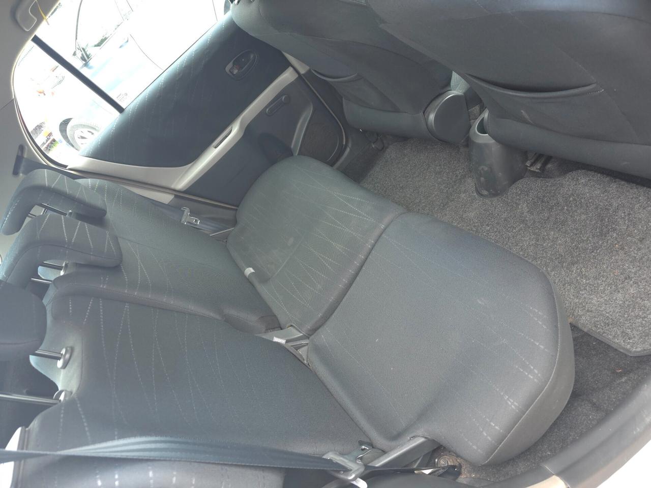 Toyota Yaris 1.3 5 porte Navi