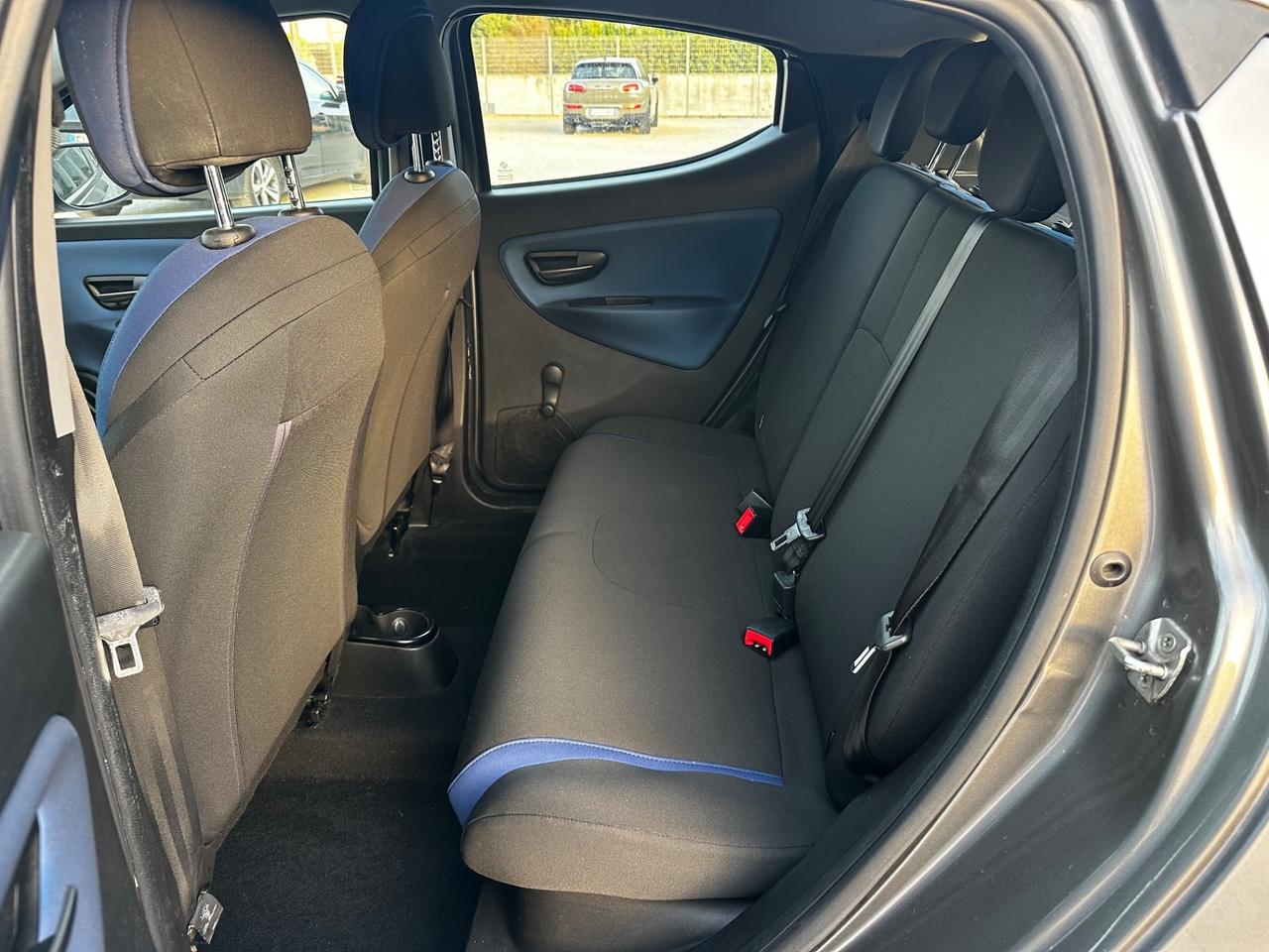 Lancia Ypsilon 1.2 69 CV 5 porte Gold
