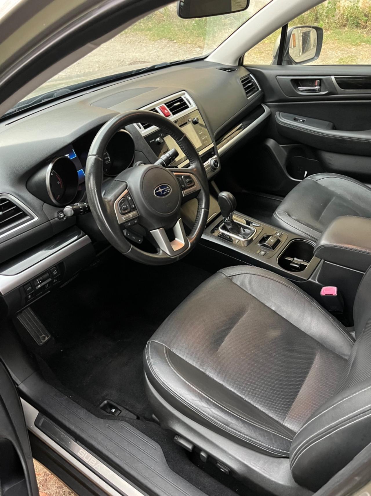 Subaru OUTBACK 2.0D Lineartronic Adventure
