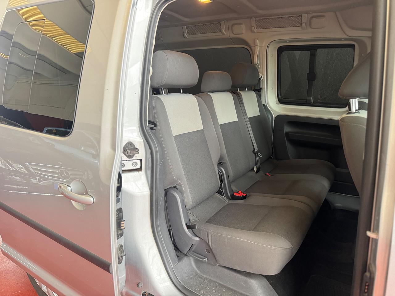 Volkswagen Caddy Maxi 7 posti 1.6 TDI 102 CV DSG 5p. Trendline