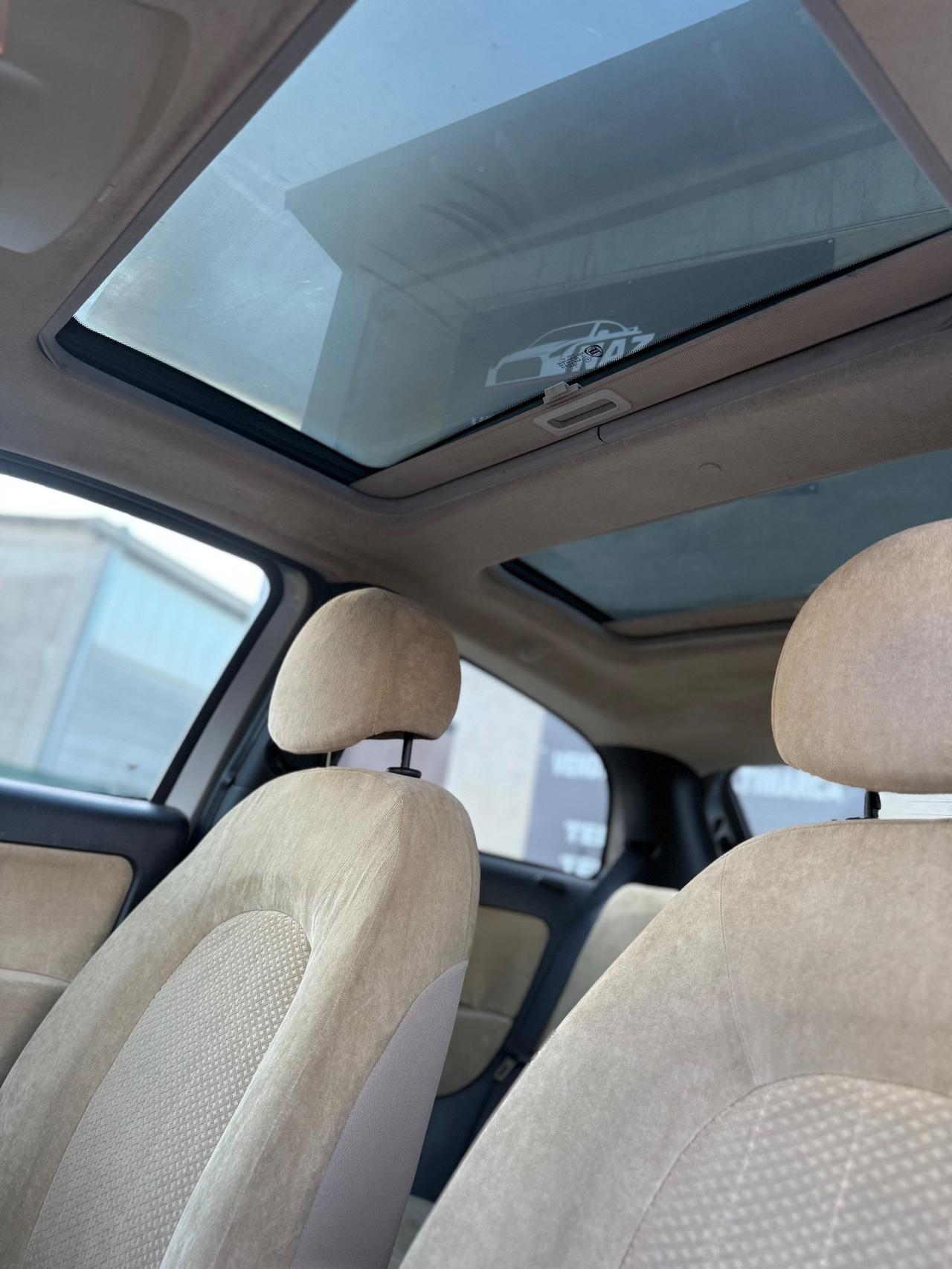 Lancia Ypsilon 1.2 16V Platino