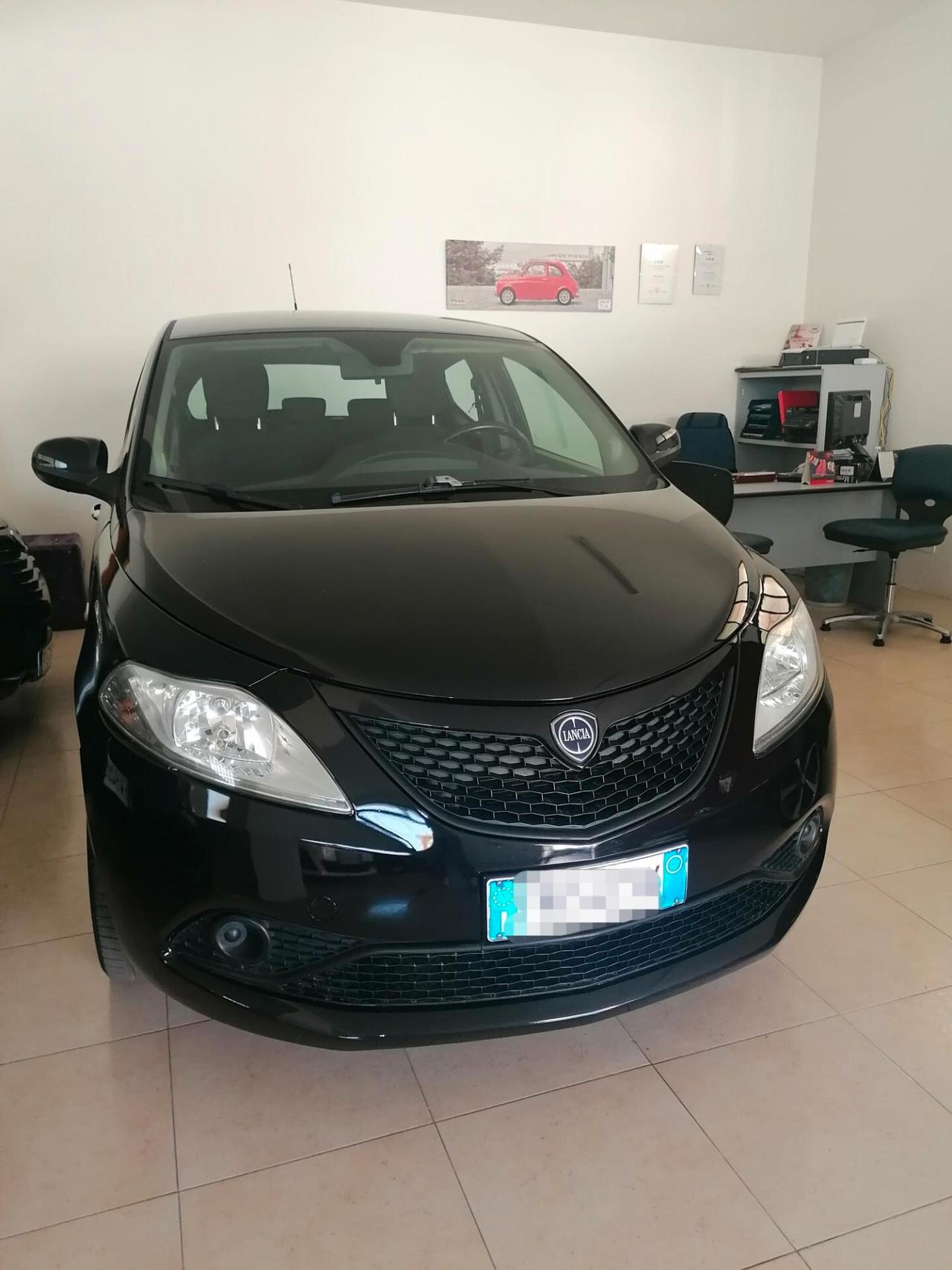 Lancia Ypsilon 1.2 69 CV 5 porte Silver