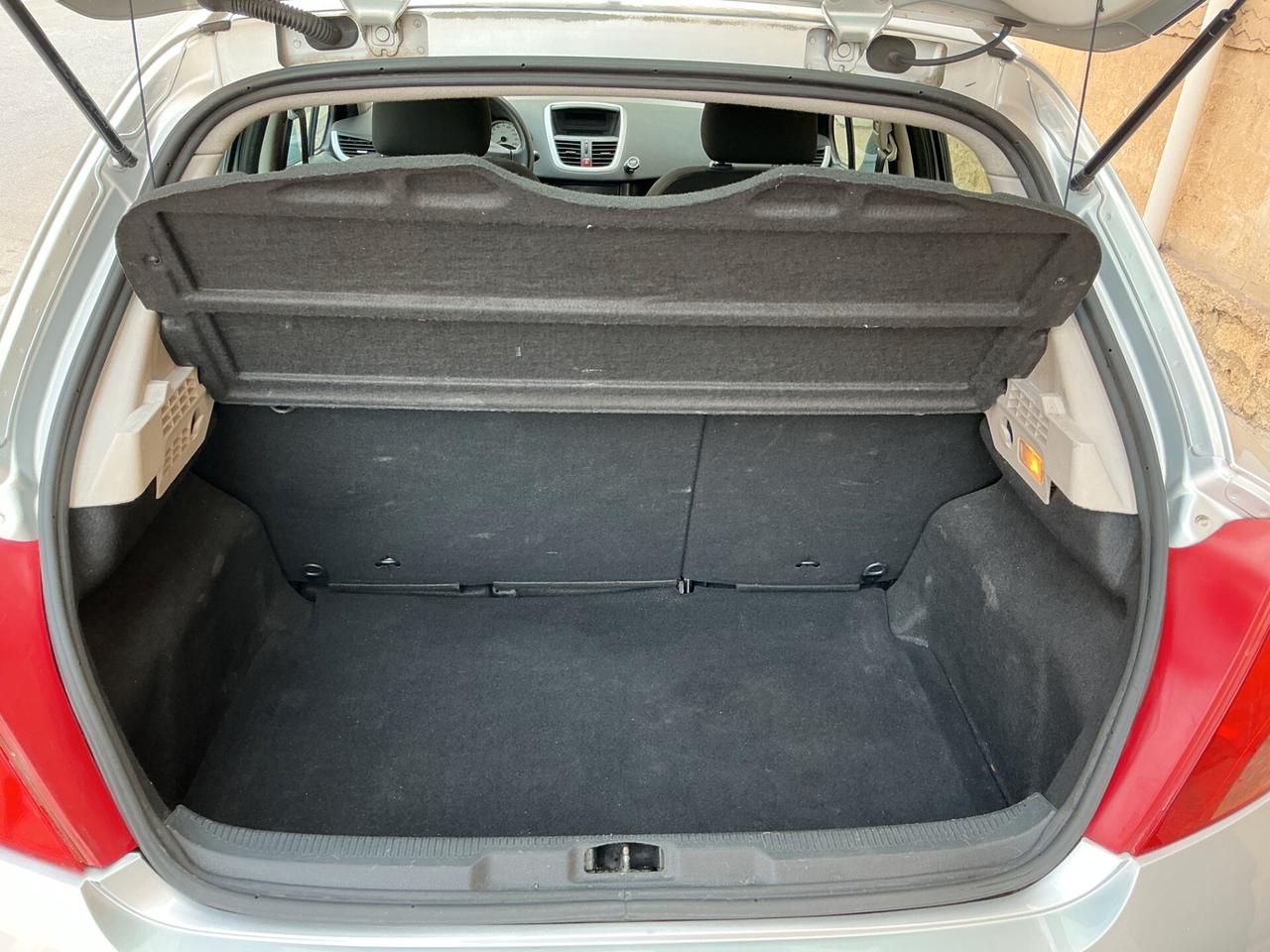 Peugeot 207 1.4 HDi 70CV 5p. ONE Line