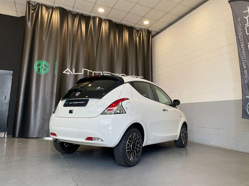 Lancia Ypsilon 1.0 FireFly 5 porte S&S Hybrid Platino