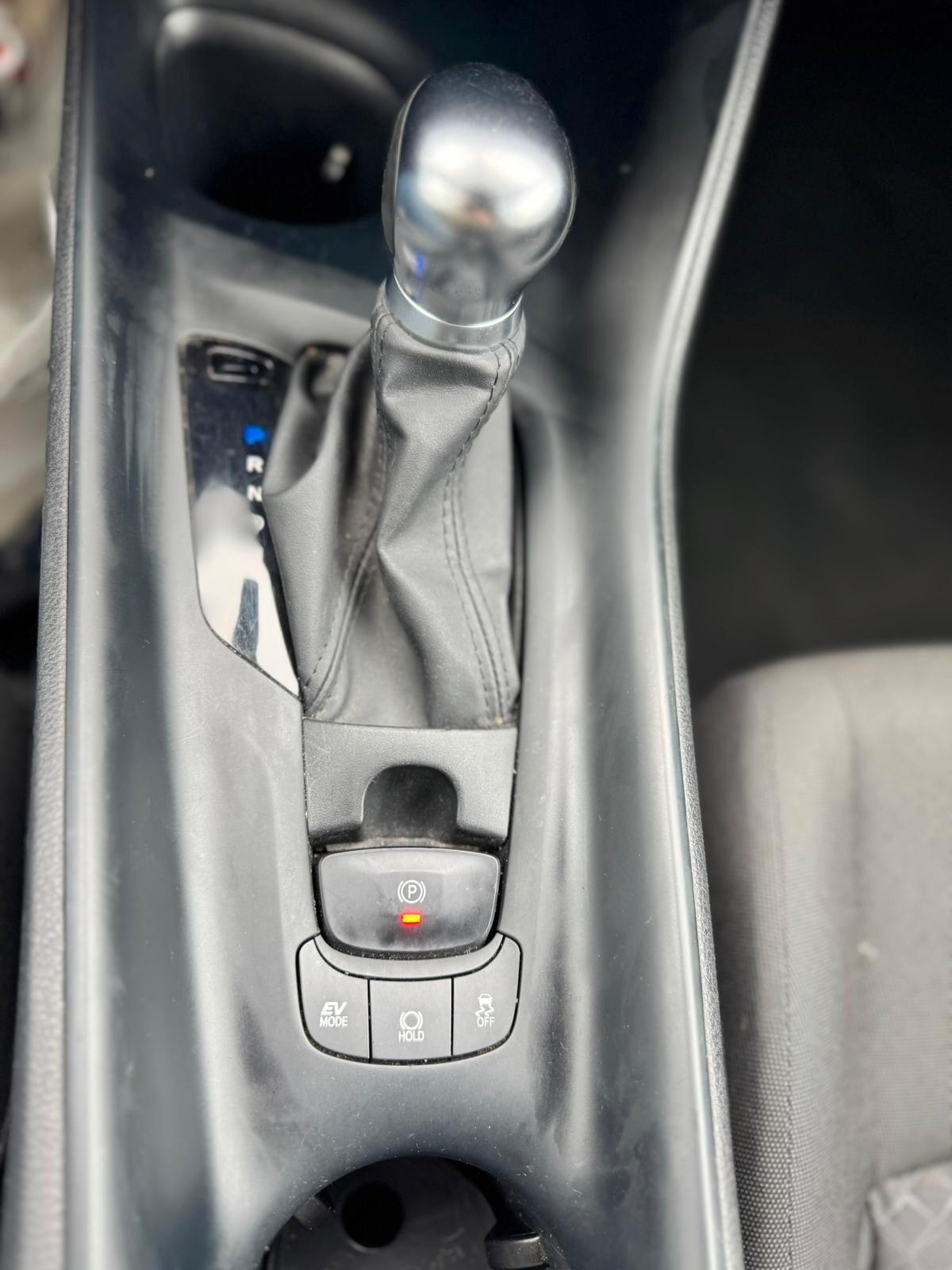 Toyota C-HR 1.8 Hybrid E-CVT Business