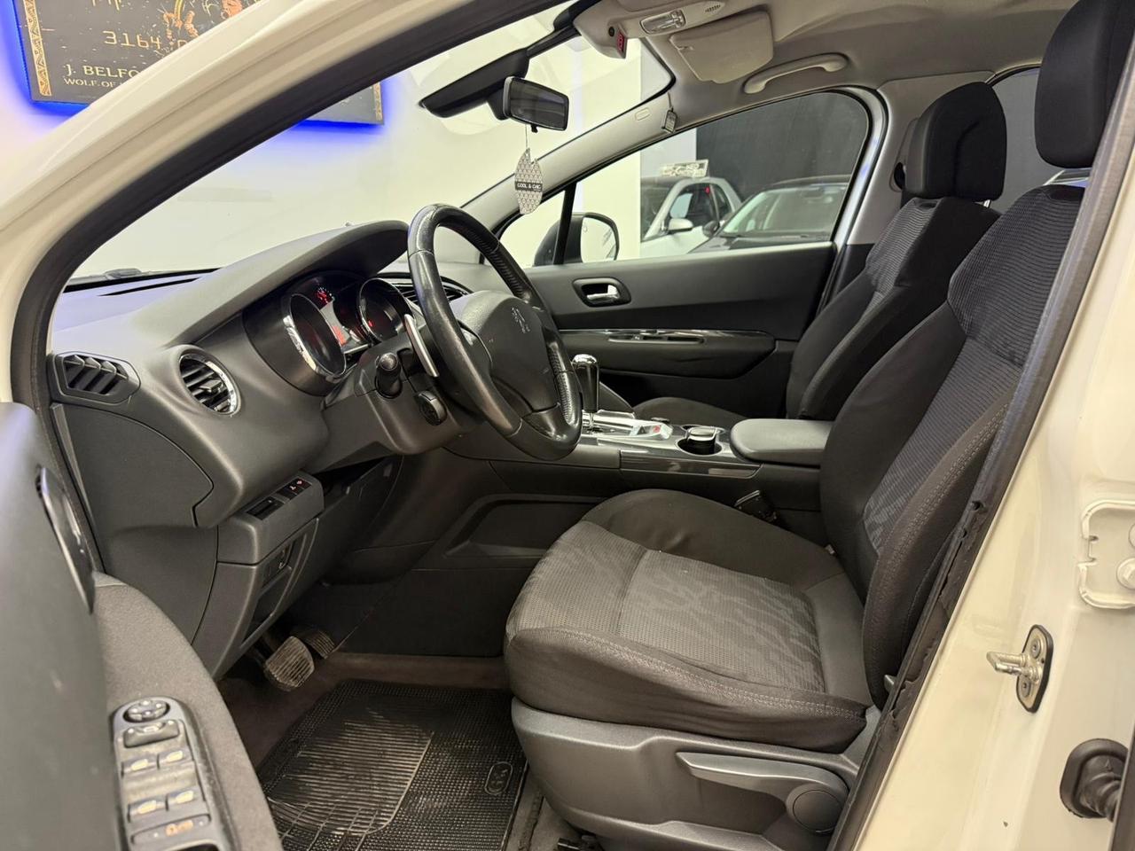Peugeot 3008 1.6 HDi 112CV cambio robotizzato Tecno