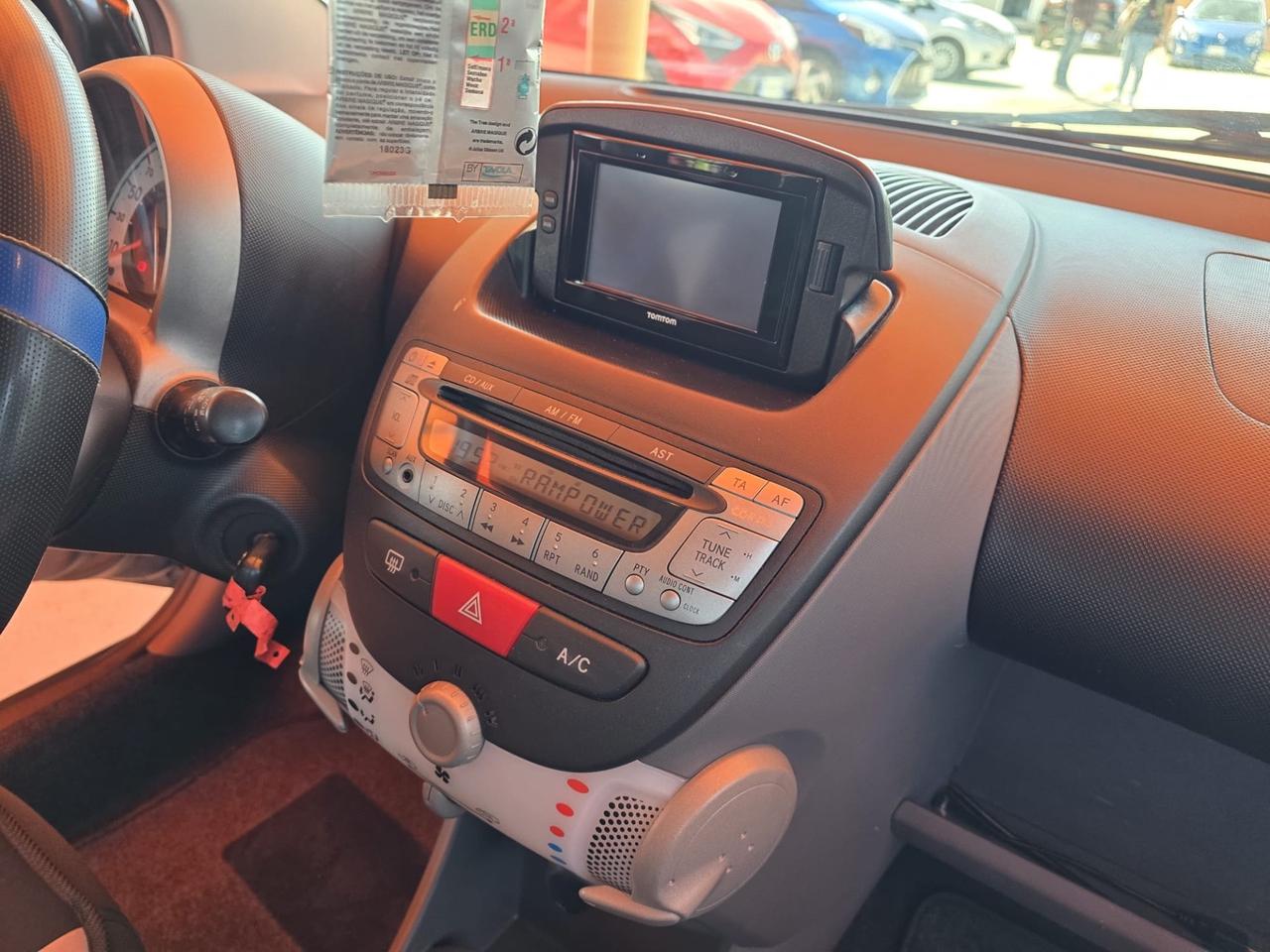 Toyota Aygo 1.0 12V VVT-i 5 porte Now Connect