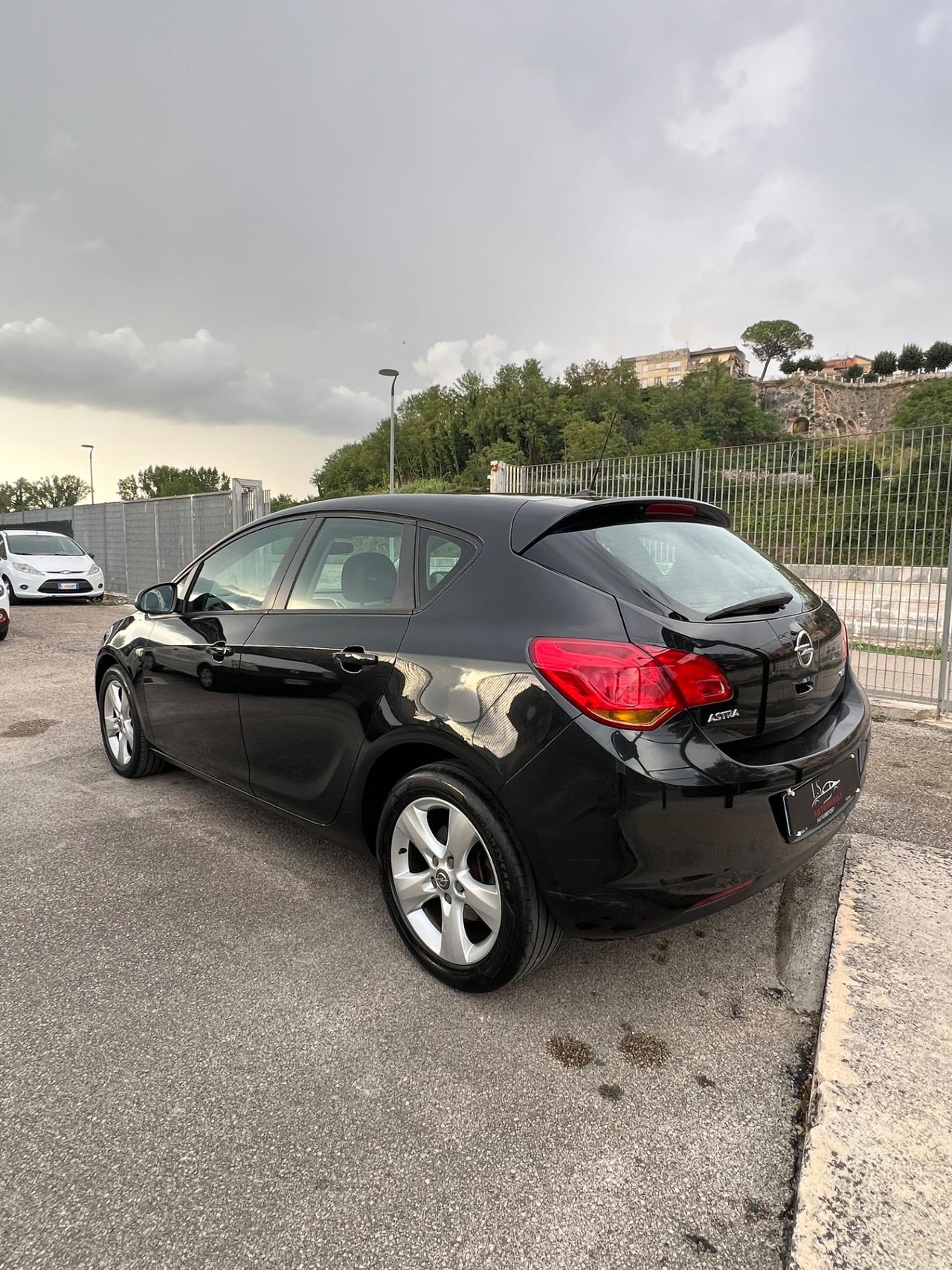 Opel Astra 1.7 CDTI 110CV EcoFLEX S&S 5 porte Cosmo
