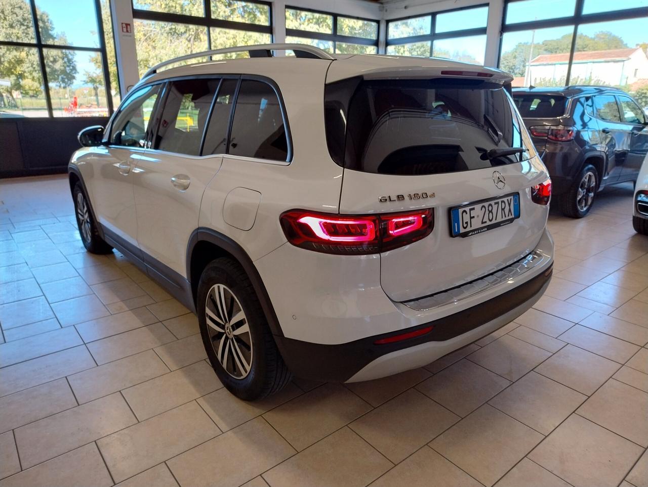 MERCEDES GLB 180d Sport Plus- 2021