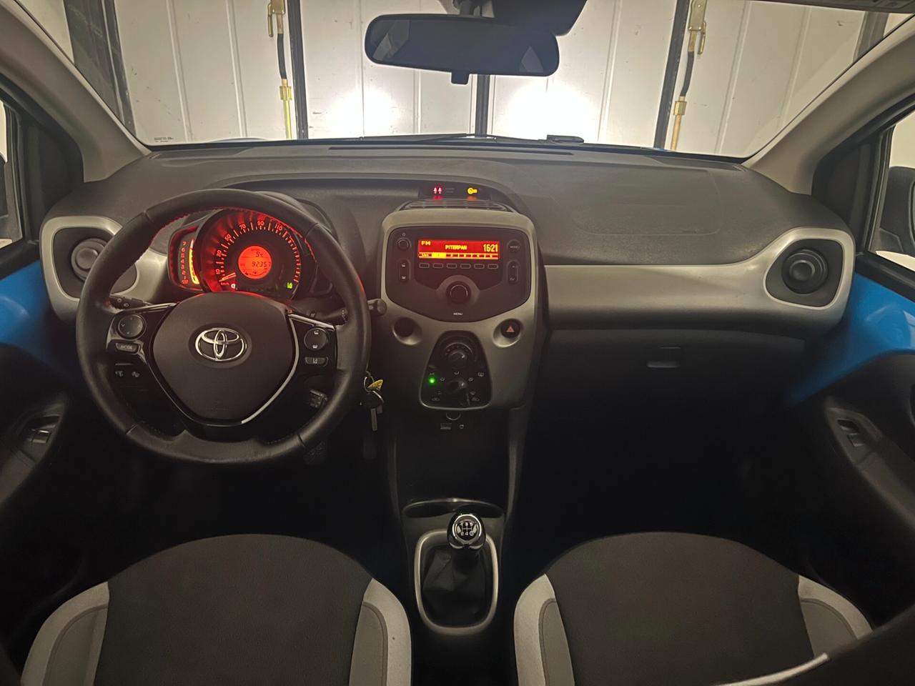 Toyota Aygo 1.0 VVT-i 69 CV 5 porte x-cool TSS