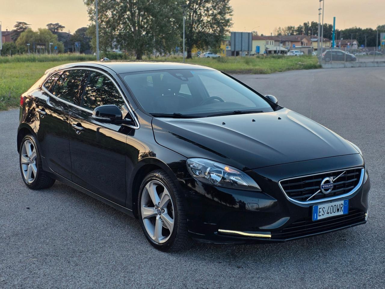 Volvo V40 D2 1.6 diesel 2013 SUMMUM