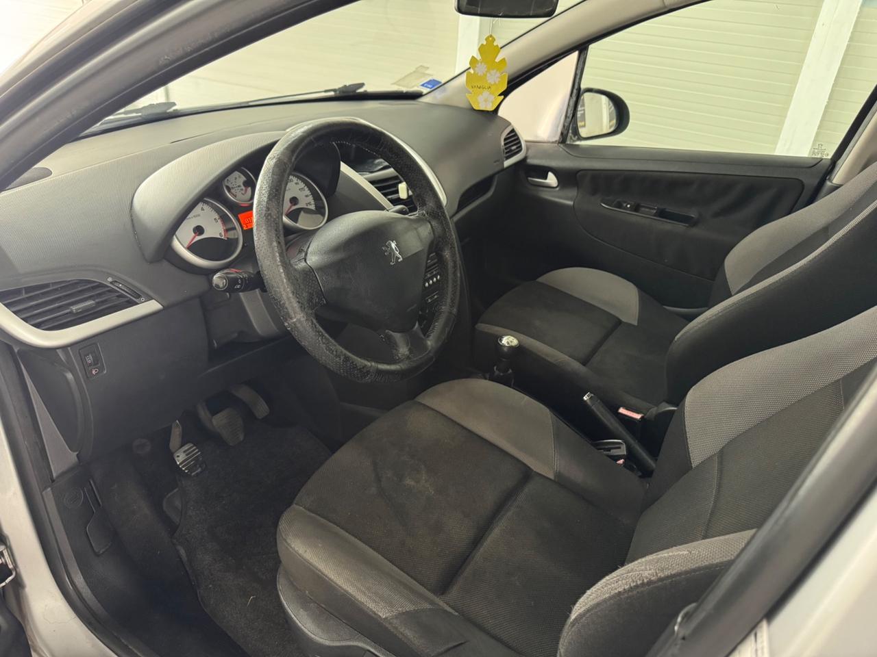 Peugeot 207 1.4 HDi 70CV 5p. ONE Line