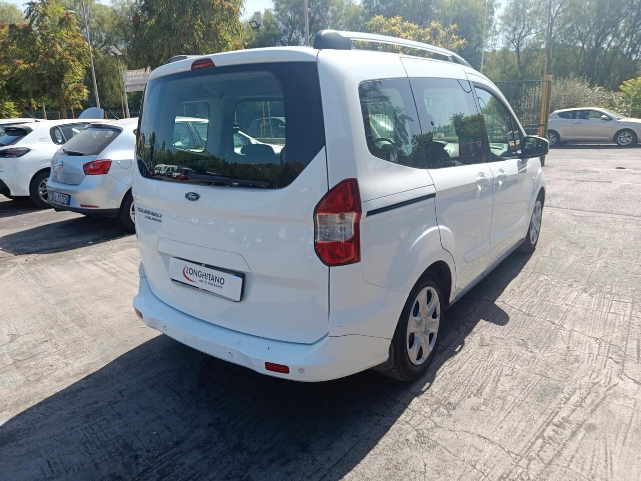 Ford Tourneo Courier 5.-p.o.s.t.i. TDCI 7 Plus