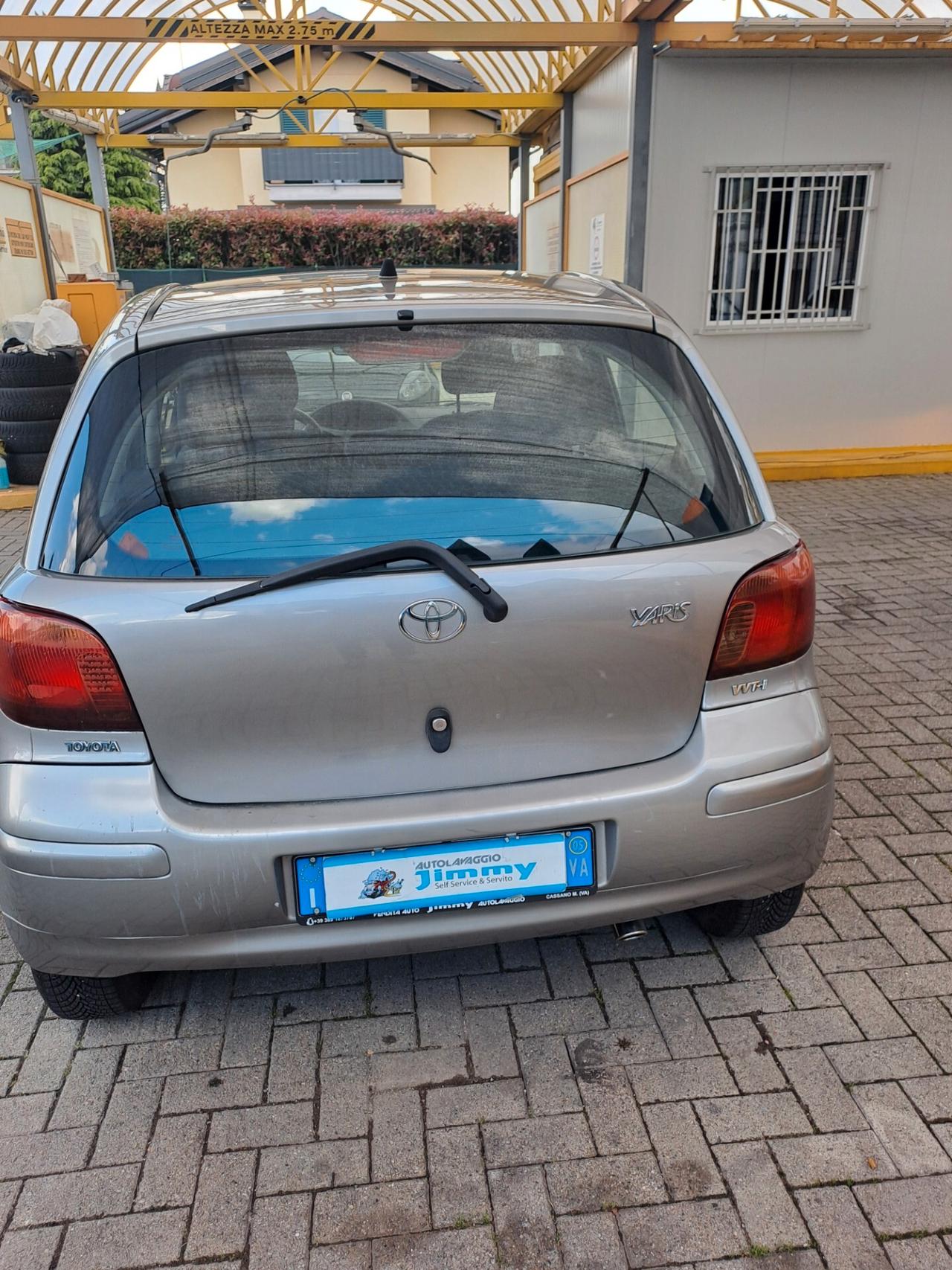 Toyota Yaris 1.3i 16V cat 5 porte Sol