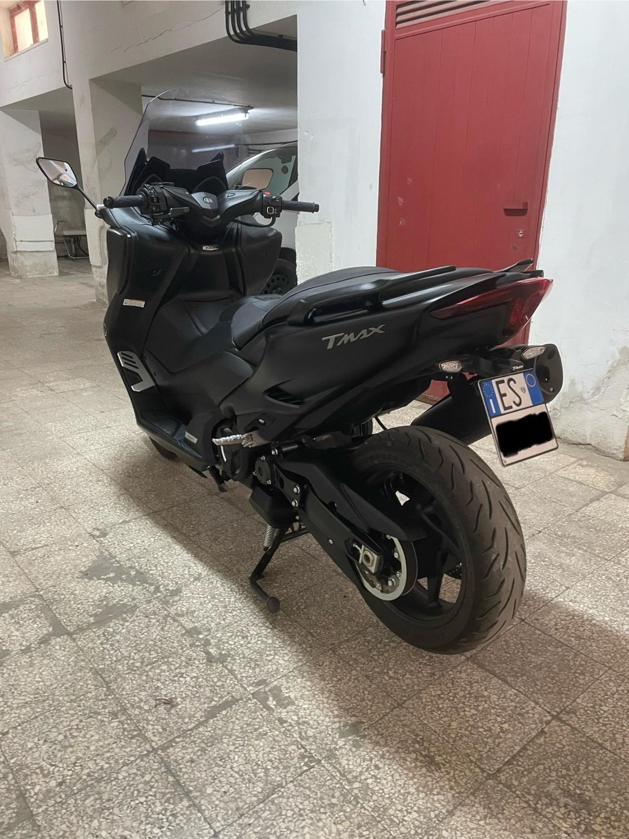 Yamaha Tmax 560