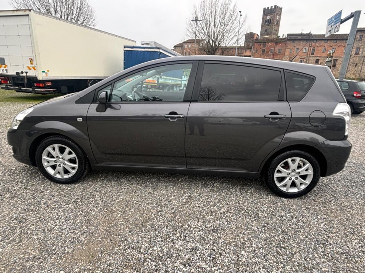 Toyota Corolla Verso 2.2 16V D-4D D-Cat