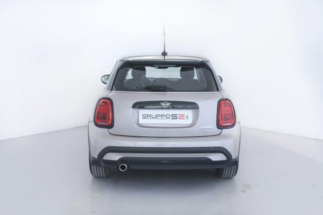 MINI Cooper 1.5 Cooper Essential 5 porte Tetto nero/cerchi 17'