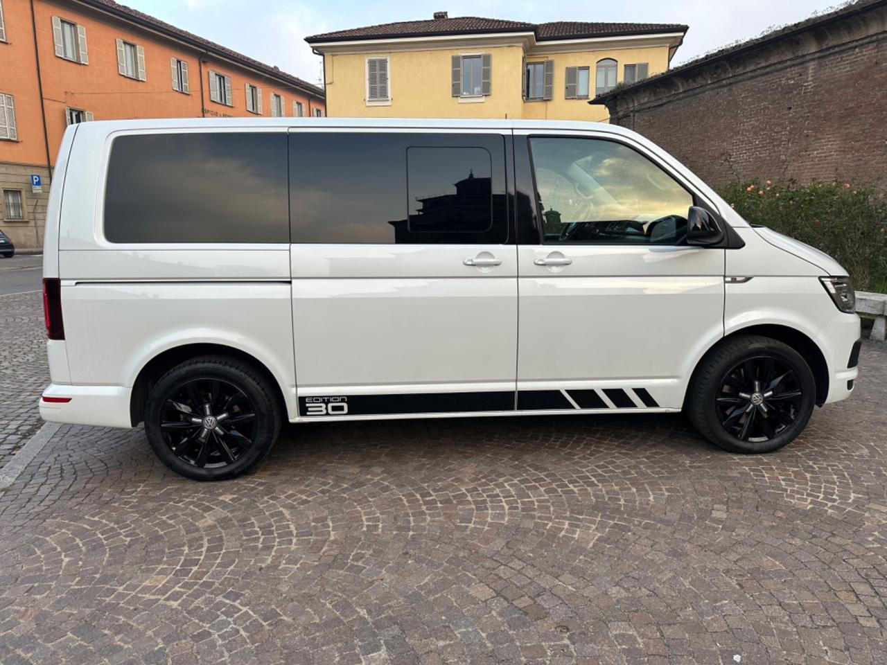 Volkswagen Multivan 2.0 TDI 204CV DSG Highline 30 Edition 2 ANNI GARANZIA