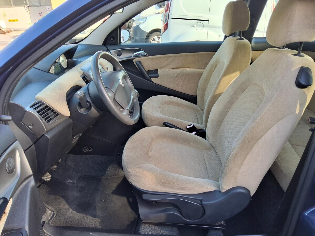 Lancia Ypsilon 1.2 Argento ((TUTTO INCLUSO))