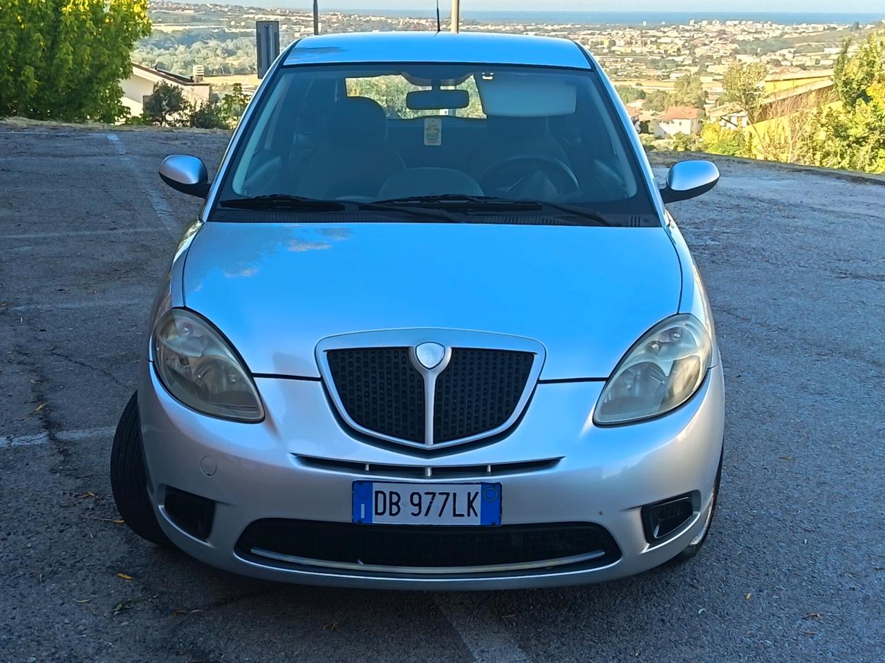 Lancia Ypsilon 1.3 MJT 75 CV NEOPATENTATI