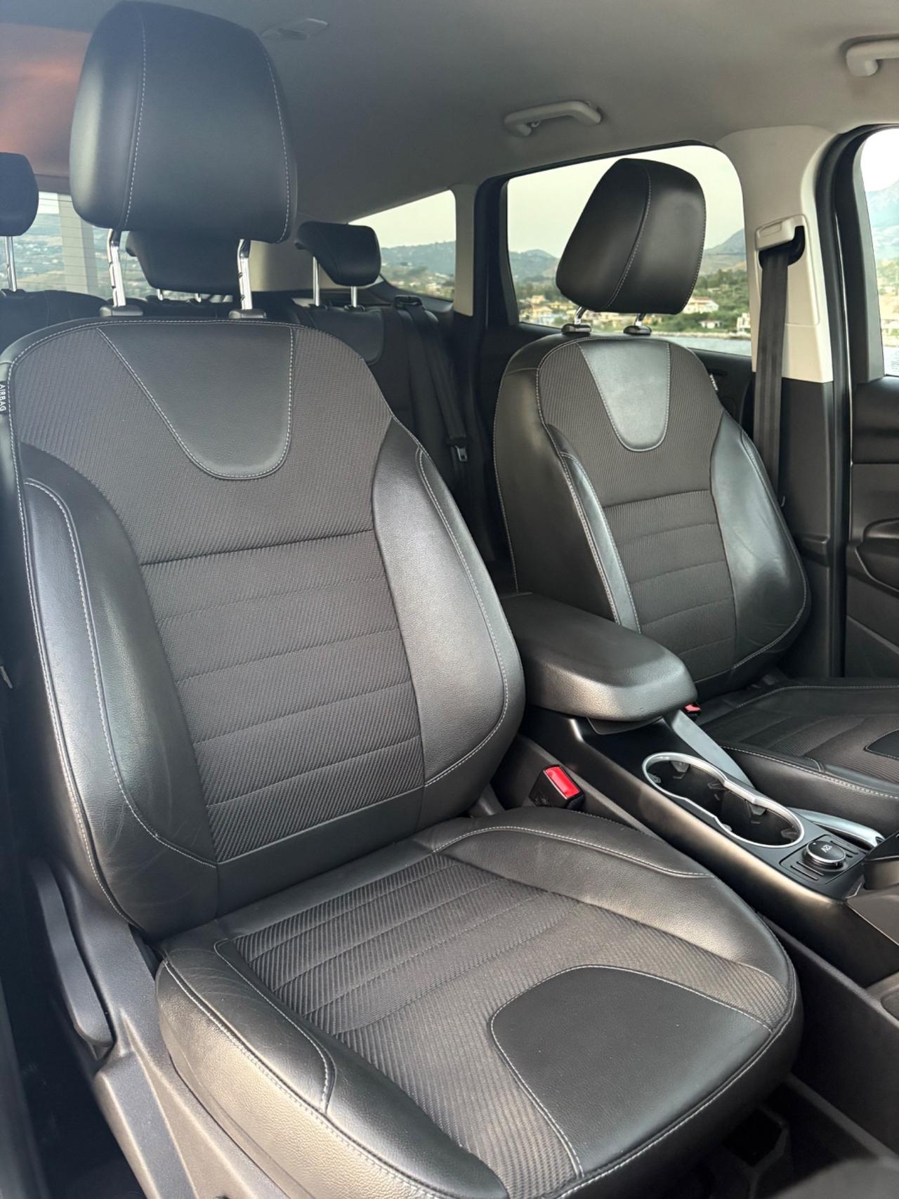 Ford Kuga 2.0 TDCI 150 CV 4WD Titanium