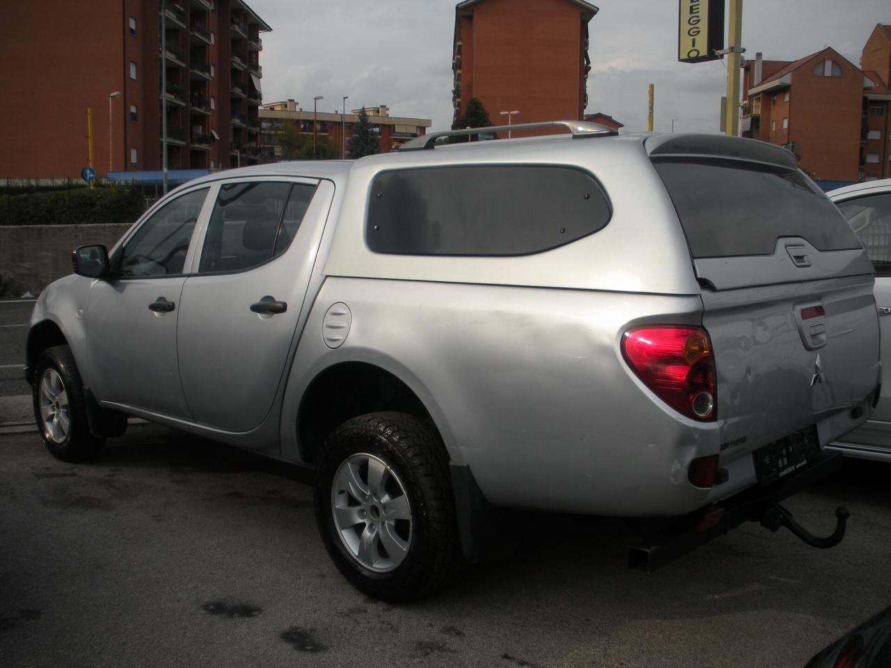 Mitsubishi L200 2.5 DI-D/136CV DC Invite DPF cabina lunga restyling