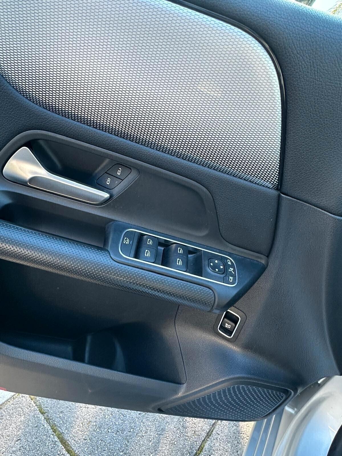 Mercedes-benz B Automatic FARIFULLED INT PELLE-RETROCAM-PORT ELETTRIC