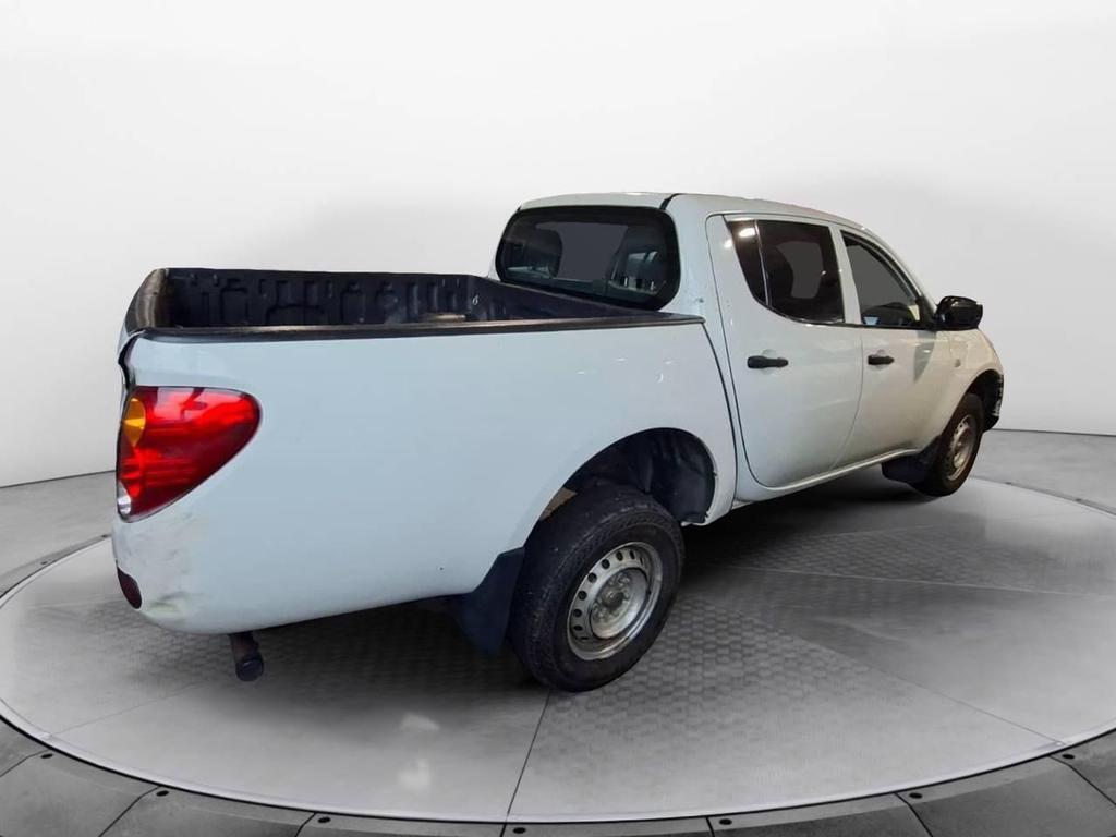 Mitsubishi L200 Double Cab 2.5 DI-D Invite Plus