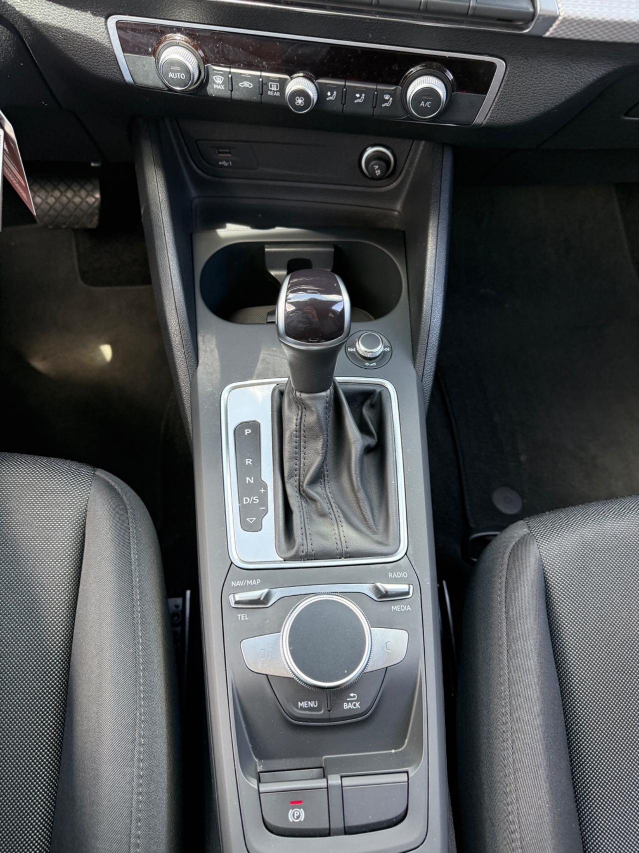 Audi Q2 35 TDI S tronic Business