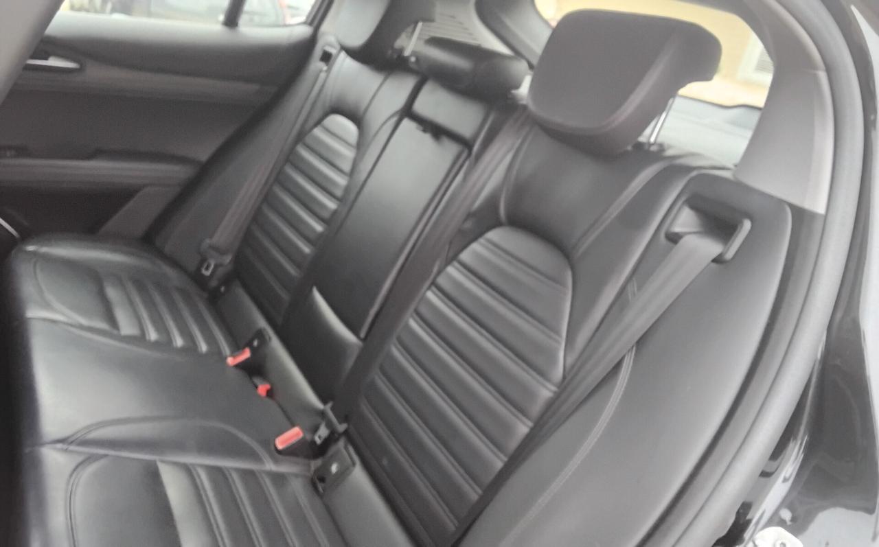 Alfa Romeo Stelvio 2.2 Turbodiesel 190 CV AT8 RWD Executive